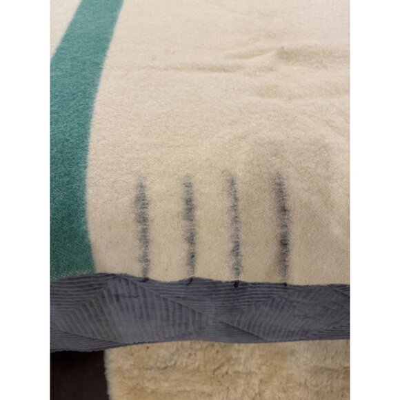 Vintage Hudson Bay HBC 4 Point Stripes Large Wool Blanket Throw Made in England - Picture 6 of 16